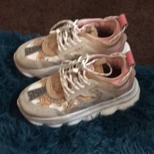 Versace chain reaction